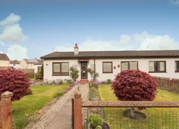 Semi-detached bungalow For Sale in Perth