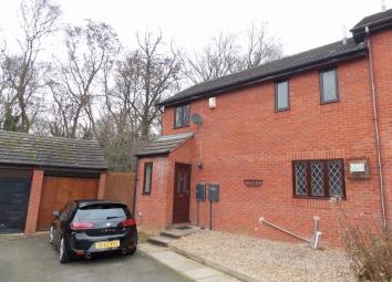 Detached house To Rent in Northampton