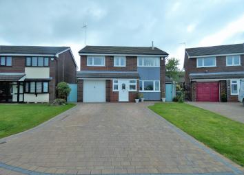 Detached house For Sale in Runcorn