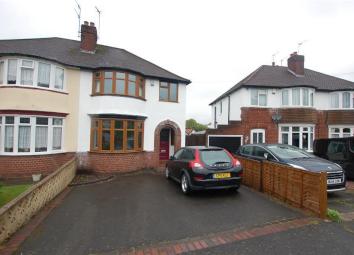 Semi-detached house To Rent in Stourbridge