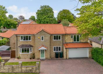 Detached house For Sale in Tadcaster