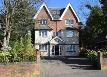 Flat To Rent in Sutton