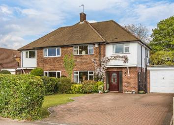 Semi-detached house For Sale in Coulsdon
