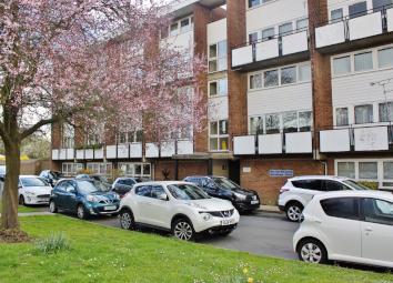 Flat For Sale in Buckhurst Hill