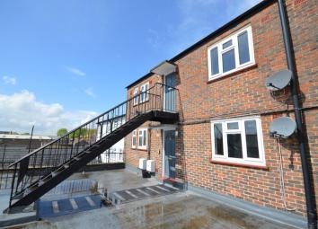 Flat To Rent in Epping