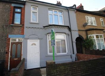 Terraced house For Sale in Watford