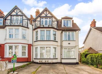 Flat For Sale in Westcliff-on-Sea