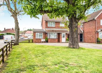 Detached house For Sale in Watford