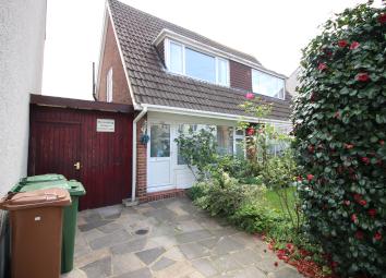 Semi-detached house For Sale in Worcester Park