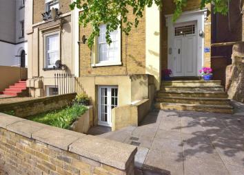 Flat For Sale in Gravesend