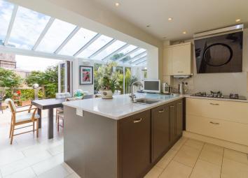 Detached house To Rent in Oxford