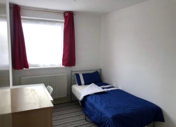 Block of flats To Rent in London