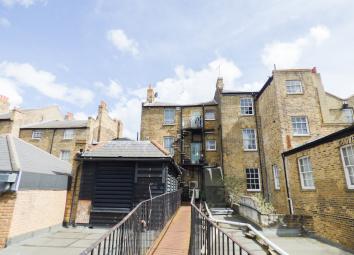 Flat For Sale in Gravesend