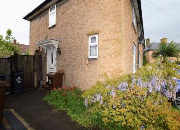 Semi-detached house For Sale in Dagenham