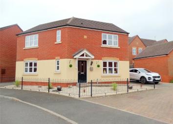 Detached house For Sale in Worcester