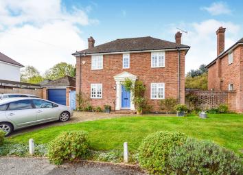 Detached house For Sale in Maidenhead