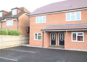 End terrace house To Rent in Reading