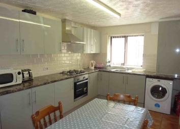 Terraced house To Rent in Watford