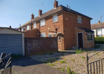 End terrace house To Rent in Slough
