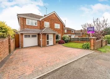 Detached house For Sale in Hitchin