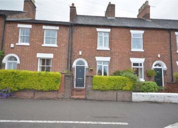 Terraced house For Sale in Stone