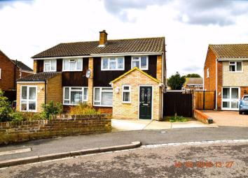 Semi-detached house To Rent in Bedford