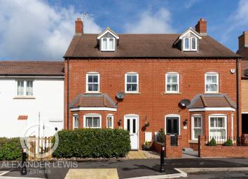 Semi-detached house For Sale in Hitchin