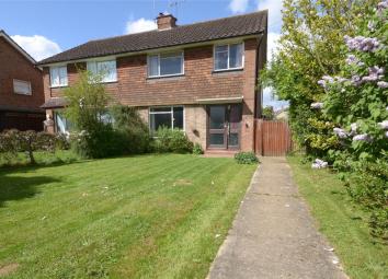 Semi-detached house For Sale in Horley