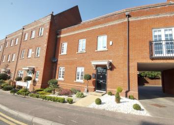 Flat For Sale in Brentwood