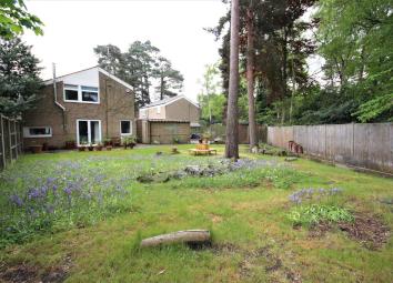 Detached house For Sale in Bracknell
