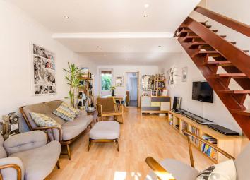 Cottage To Rent in London