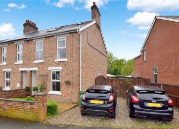 4 Bedroom End terrace house for sale
