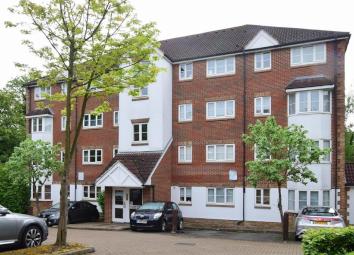Flat For Sale in Sutton