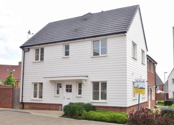 Semi-detached house For Sale in Ashford