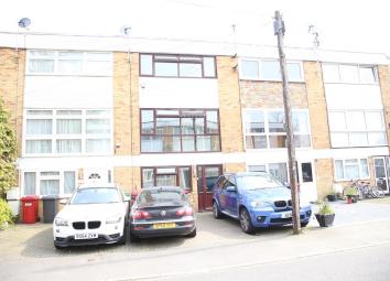 Town house For Sale in Slough