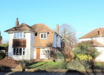 Detached house For Sale in Chislehurst