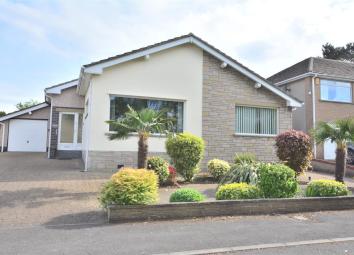 Detached bungalow For Sale in Morecambe