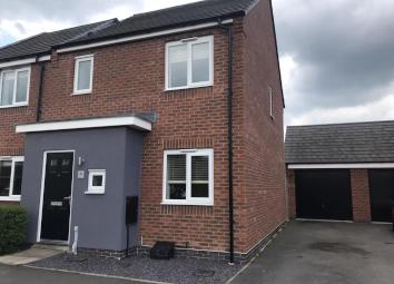 Semi-detached house To Rent in Rugeley