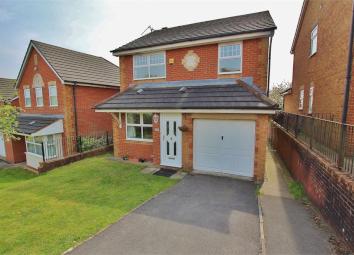 Detached house To Rent in Cardiff