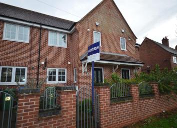 Town house For Sale in Chesterfield
