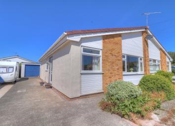 Bungalow For Sale in Rhyl