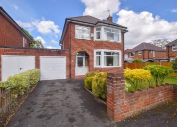 Detached house For Sale in Ellesmere Port