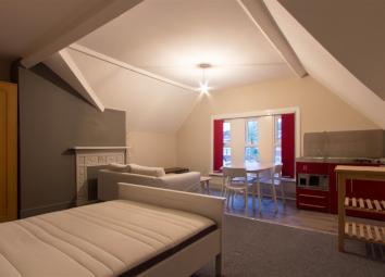 Studio To Rent in Newport