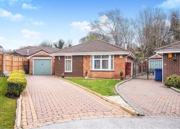 Detached bungalow For Sale in Liverpool