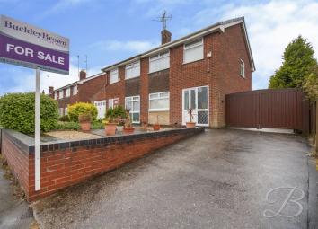 Semi-detached house For Sale in Mansfield