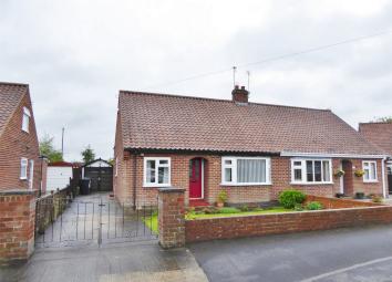 Semi-detached bungalow For Sale in York