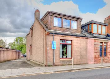 Semi-detached house For Sale in Bellshill