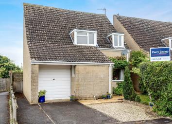 Detached house For Sale in Tetbury
