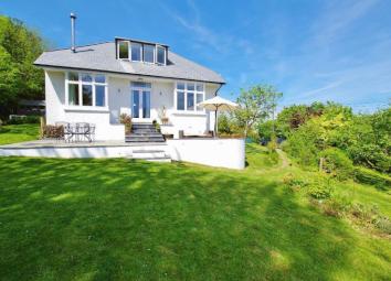 Detached house For Sale in Barnstaple