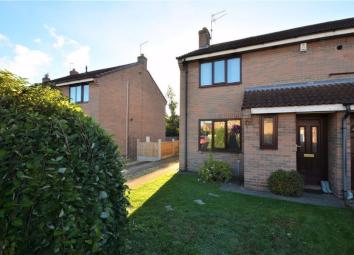 Semi-detached house To Rent in Selby